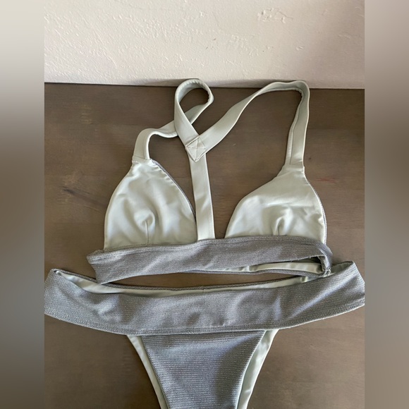 Bikini set - Picture 3 of 4